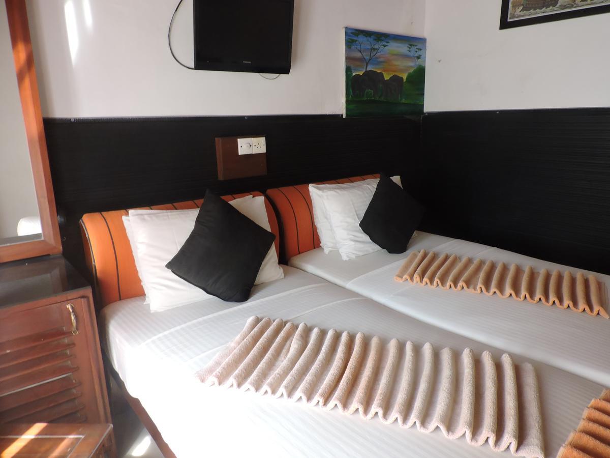 Samaya Beach Hotel Унаватуна Екстериор снимка